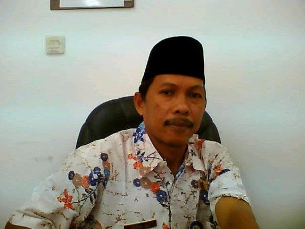 Kadis Pasar Drs. Azhar Ali, MM